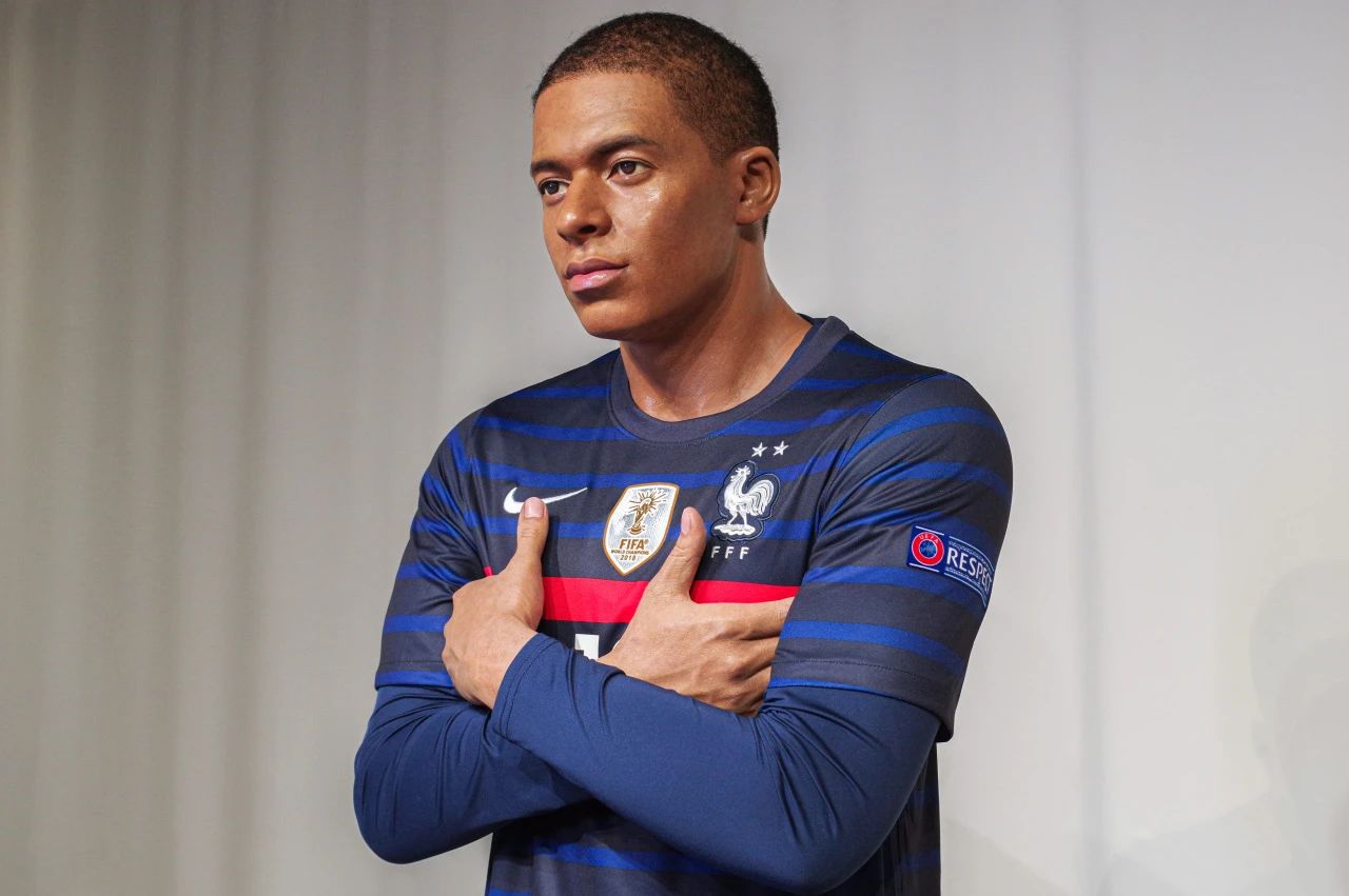 Mbappe's accidental injury turns French supercar into a Teenage Mutant Ninja Turtle? | DXDF,Grand Orient Wax Figure 12