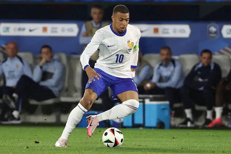 Mbappe's accidental injury turns French supercar into a Teenage Mutant Ninja Turtle? | DXDF,Grand Orient Wax Figure 11