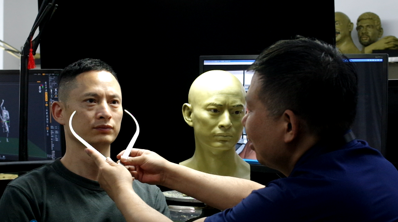 Teachers and students of Guangzhou Academy of Fine Arts walked into the Grand Orient wax figure production site 5