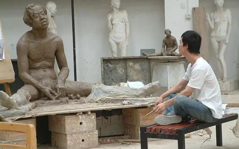Teachers and students of Guangzhou Academy of Fine Arts walked into the Grand Orient wax figure production site 3