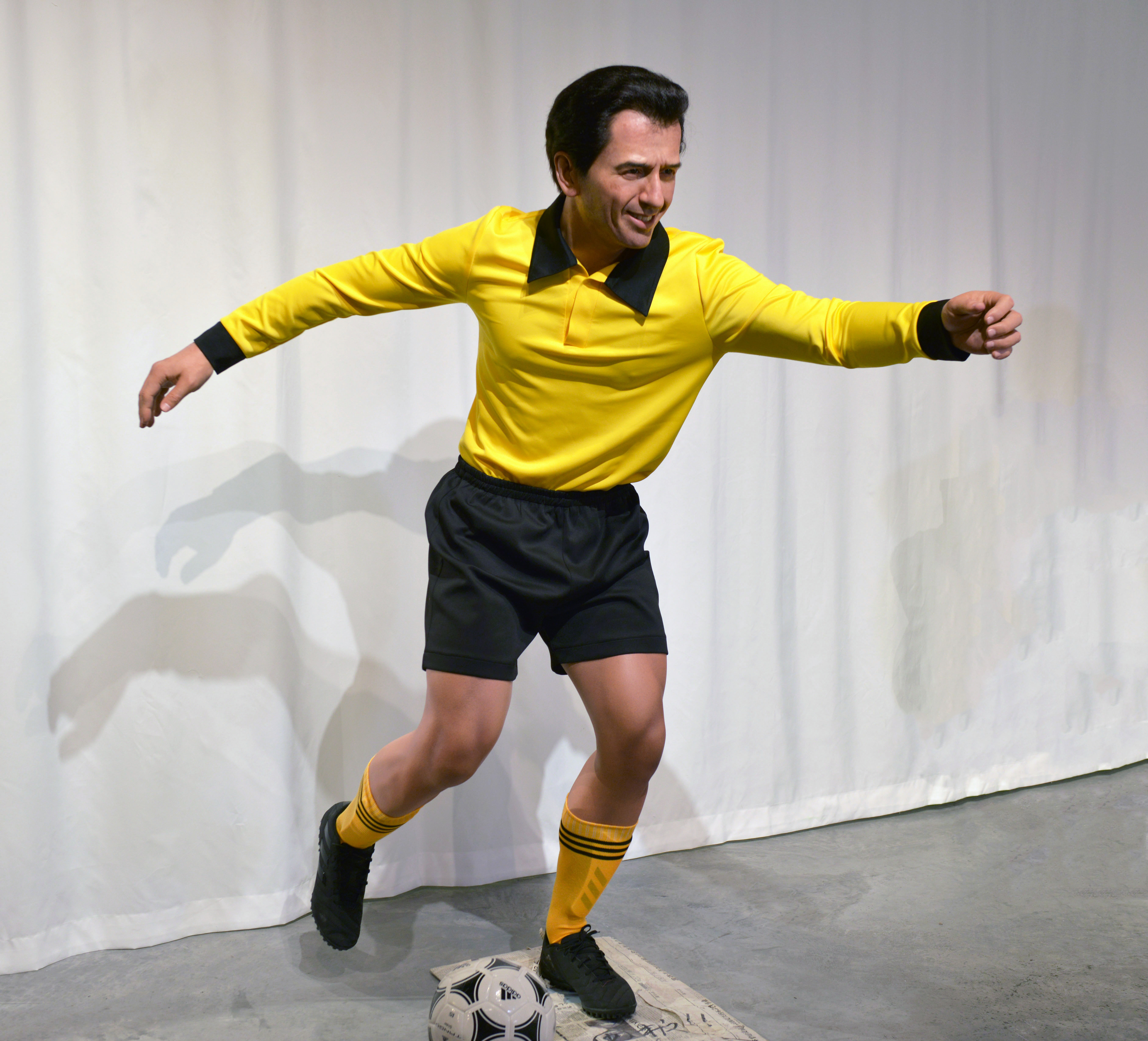 Immortalizing Sports Icon Greek Football Legend Kostas Nestoridis Stunning Figure  | DXDF Art，Grand Orient Wax Figure 10