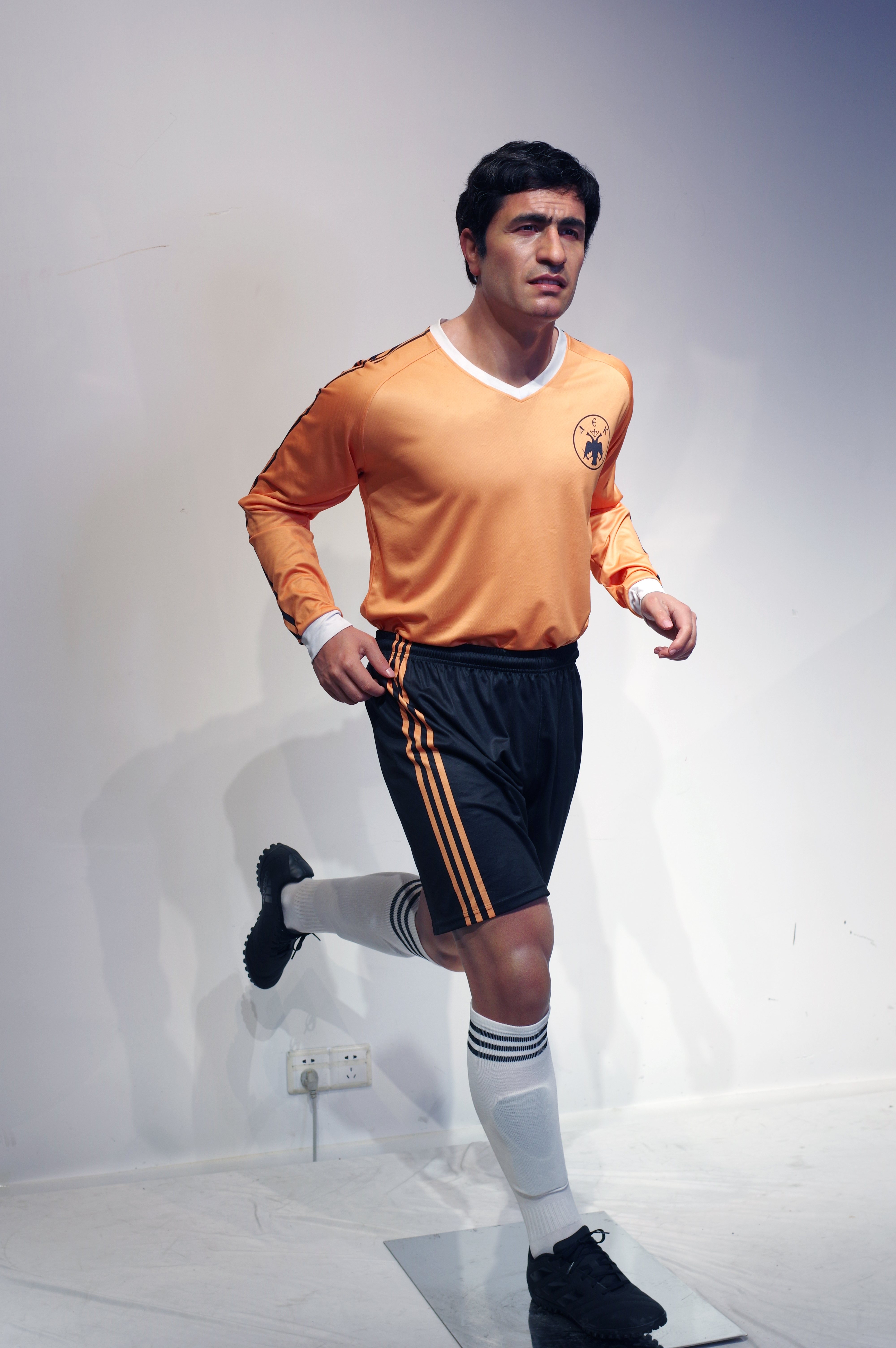Custom Hyper-Realistic Lifesize Wax Figure of Your Football Legend | DXDF Art，Grand Orient Wax Figure 8