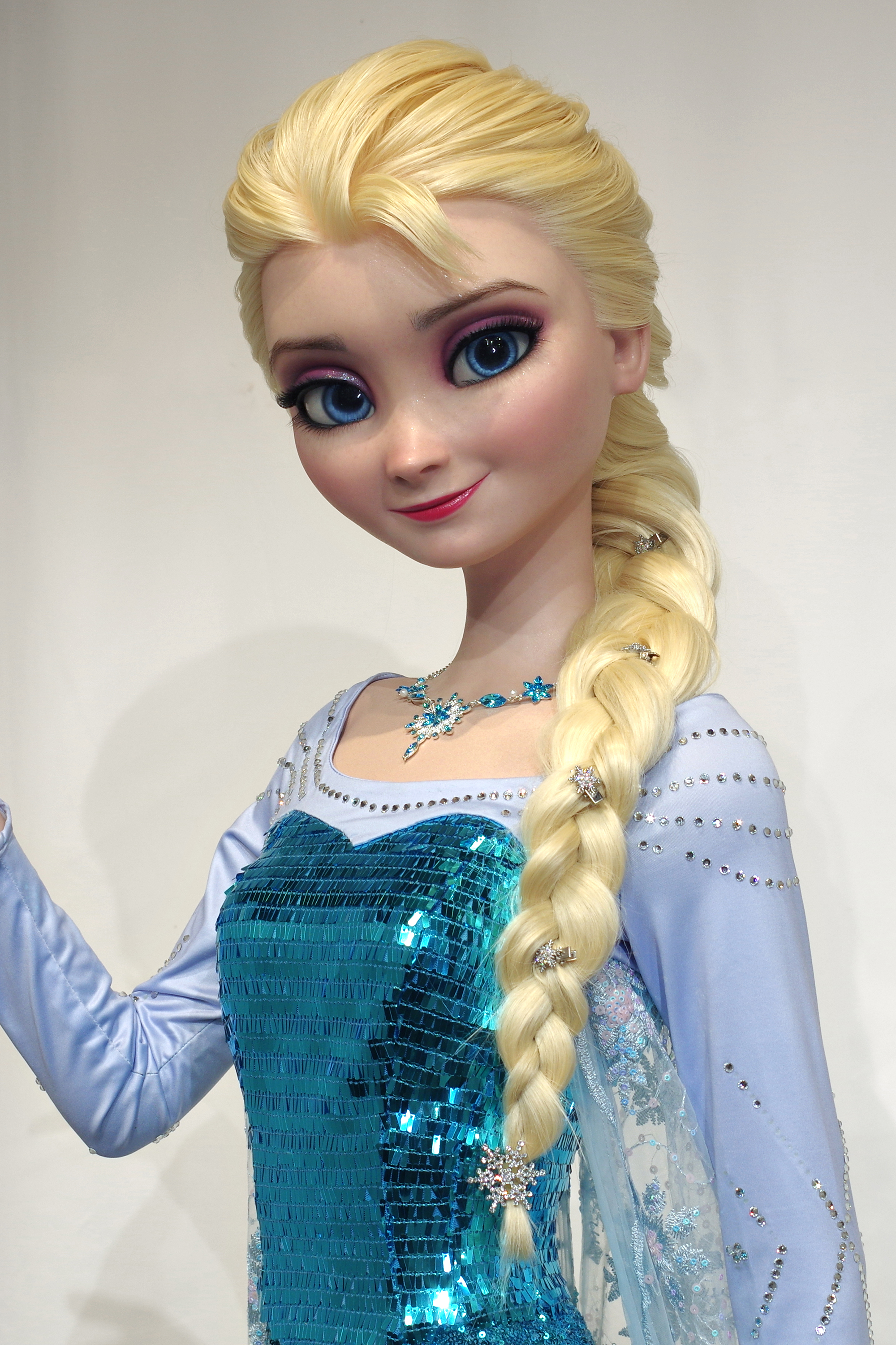 Edutainment in Family Amusement Parks: How Cartoon Wax Statues Convey Knowledge Through Scenery 1