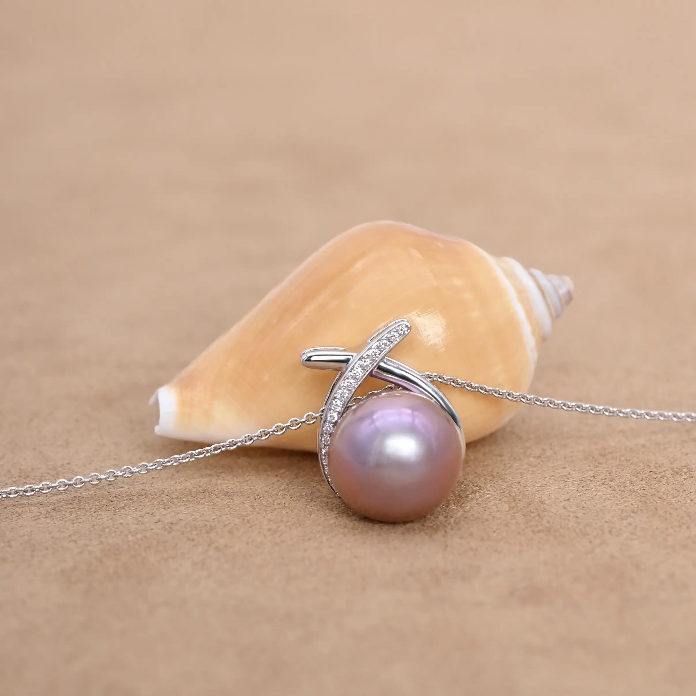 Подвеска из фиолетового пресноводного жемчуга 12-13 мм из 18-каратного золота, украшение для женщин с инкрустацией настоящими бриллиантами. 1