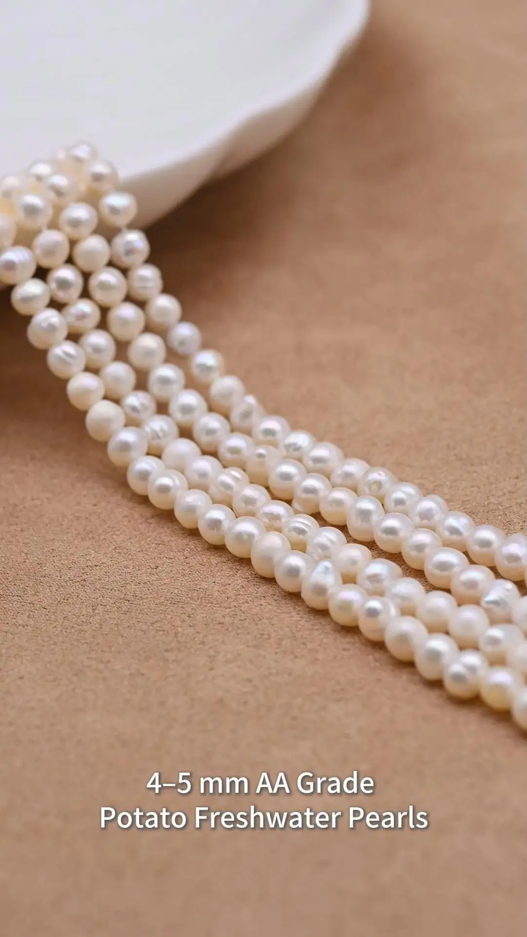 Hilo de perlas naturales de agua dulce blancas con forma de patata, de 4-5 mm, grado 2A, para la fabricación de joyas. 1