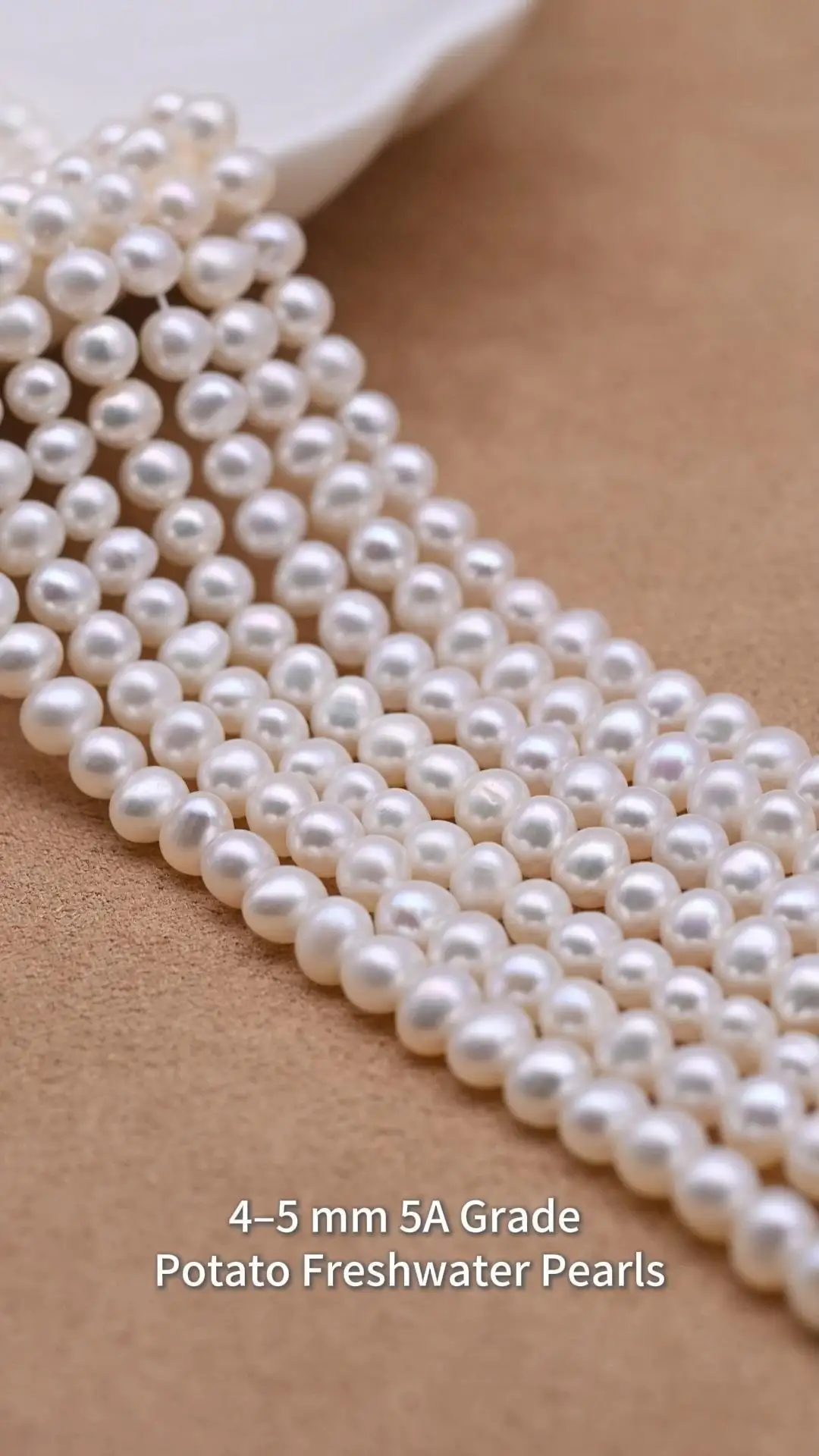 Hilo de perlas naturales de agua dulce blancas con forma de patata, de 4-5 mm y calidad 5A, para la fabricación de joyas. 1