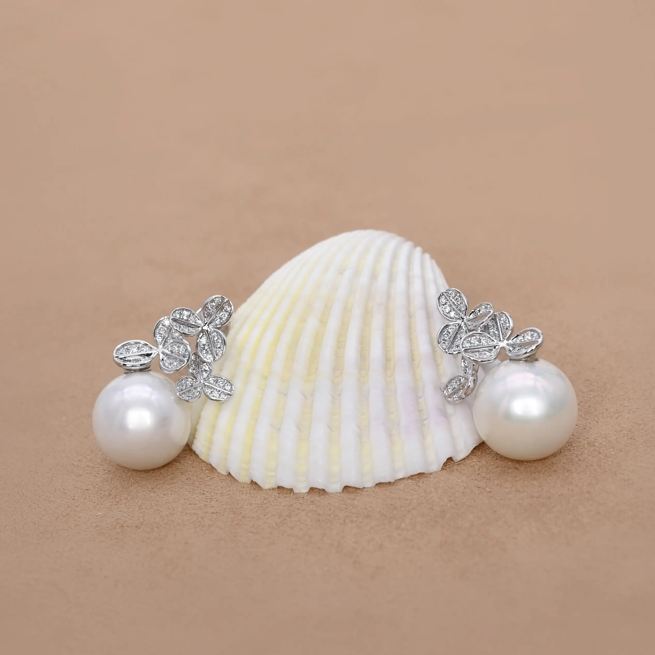 Pendientes de perlas de agua dulce de 12-13 mm en oro de 18 quilates para mujer. 1