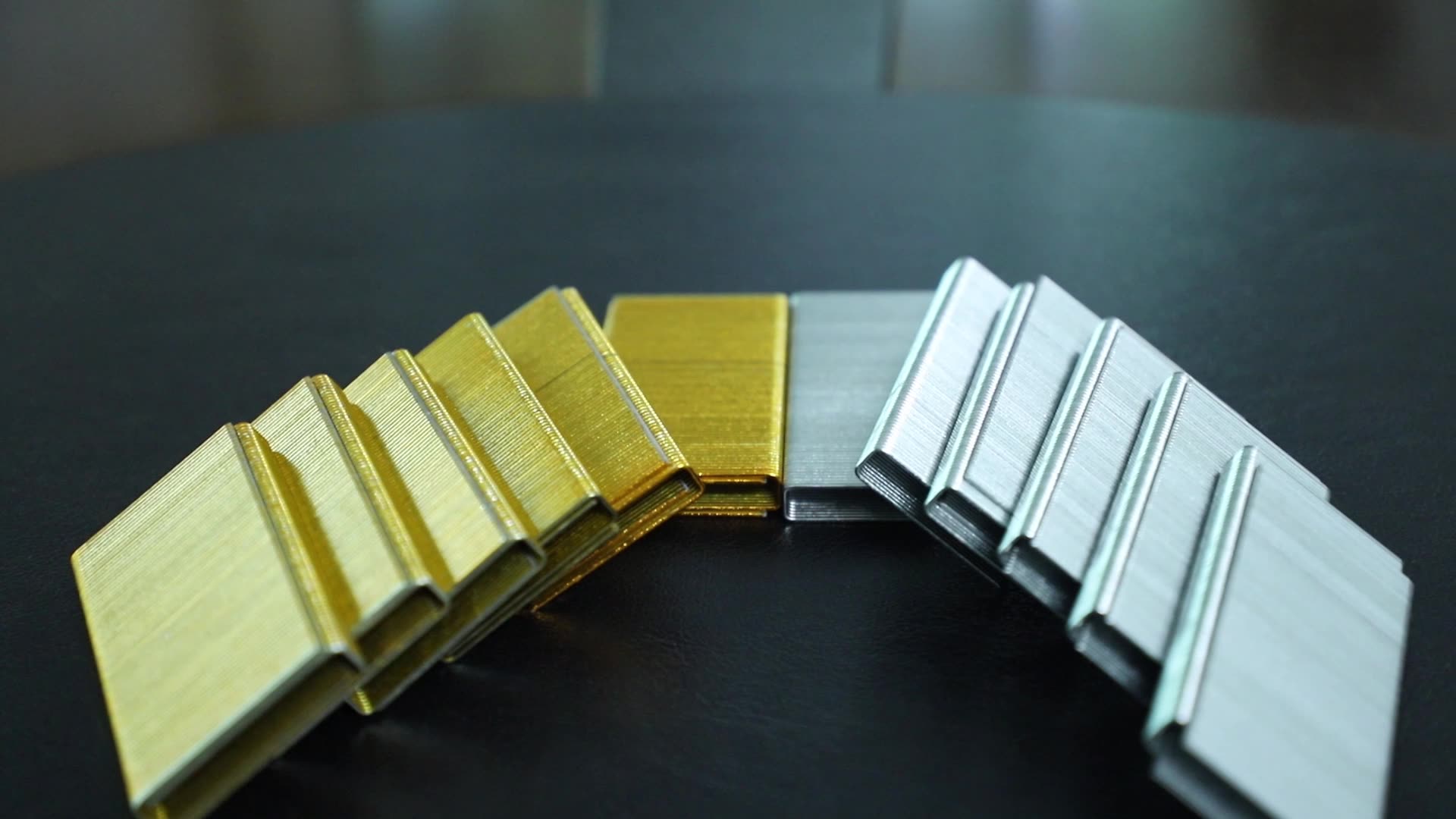 KY - Graffette per mobili color oro 9030, 90 graffette 2