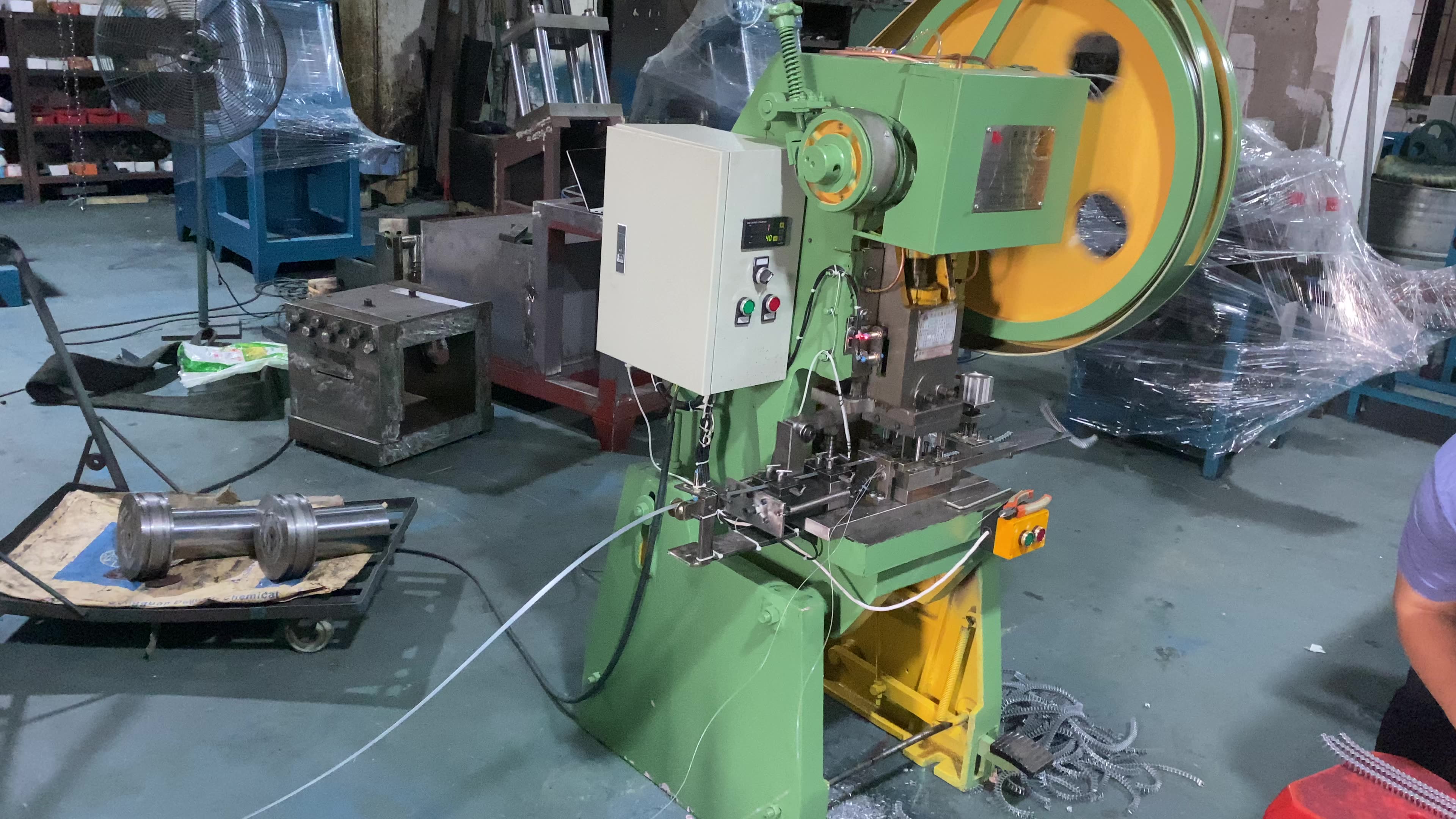 KY - Mattress Clip Machine For Mattress Staple Cl72 Cl12 Cl4 M Mattress Clip making machine 2