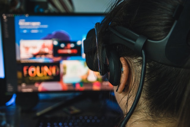 Recent Progress in the VR Entertainment Industry: Technological Advancements and Experience Revolution 2