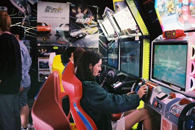 The Evolution of Racing Simulators: From Arcade to VR 2