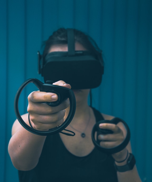 HTC Vive: The Superior VR Headset Compared to Oculus Rift 2