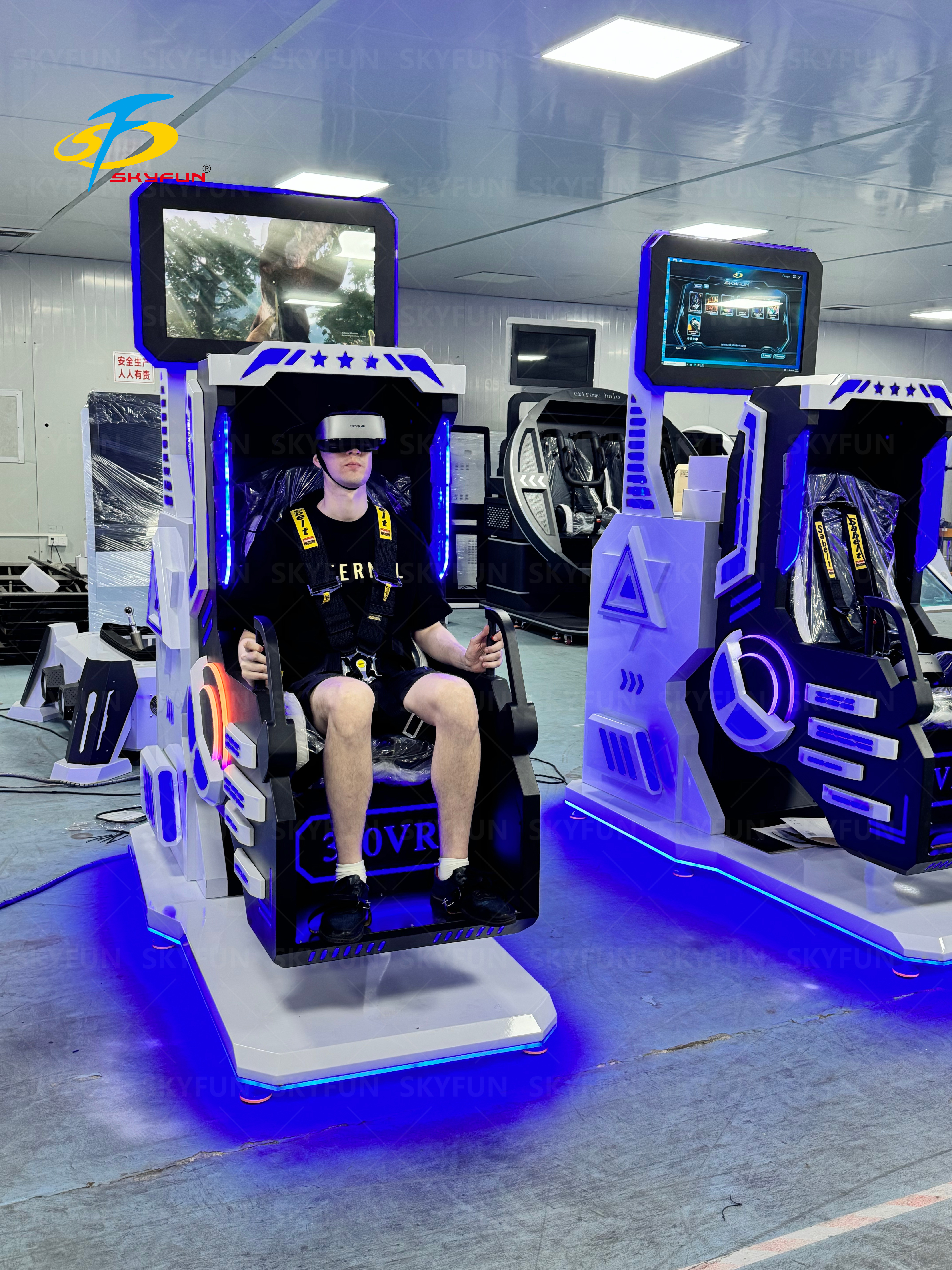 Russian customers experience Skyfun 360 VR motion chair machine, high-quality game content 4