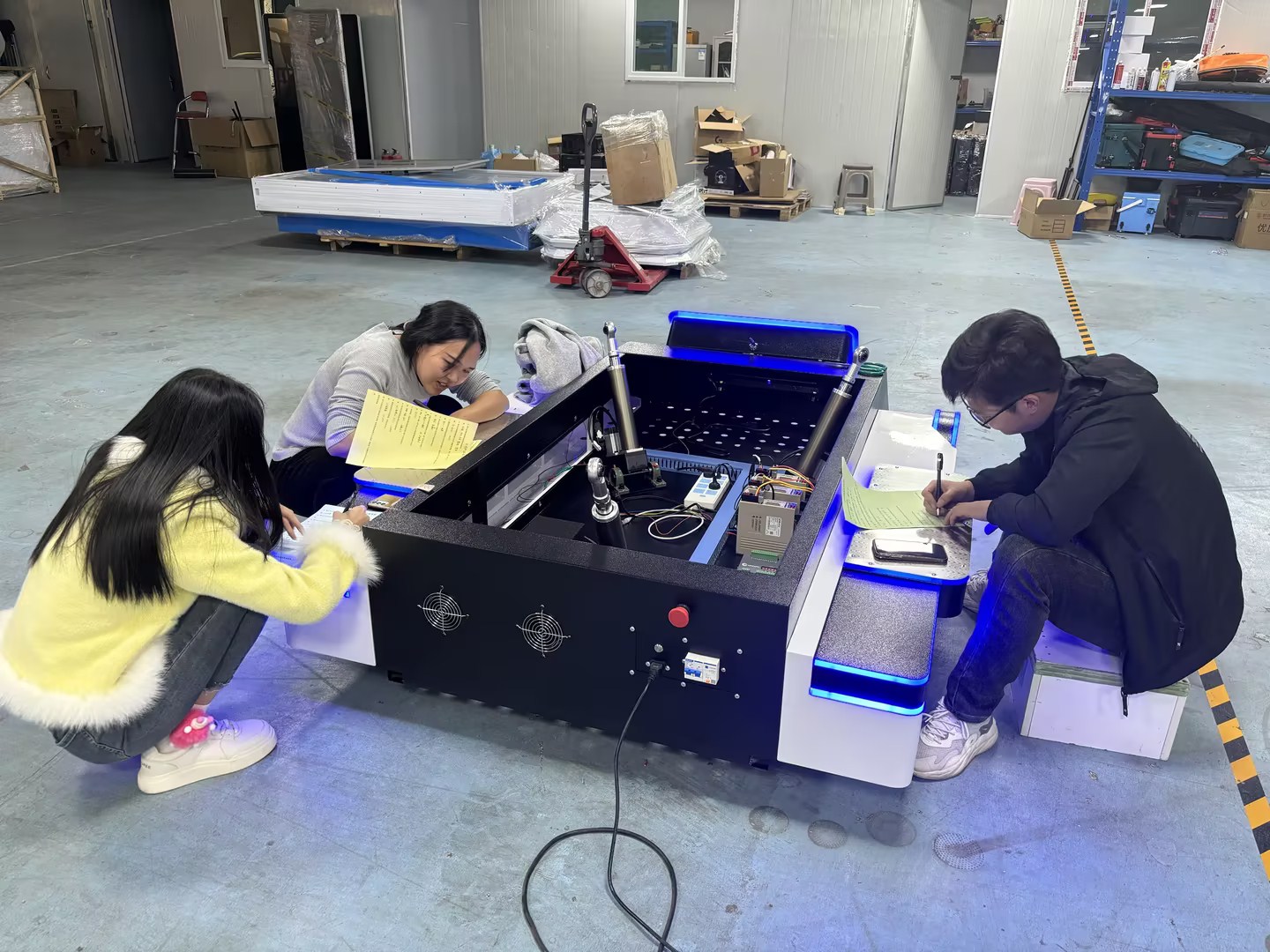 About skyfun All employees go to the factory for VR product training 5