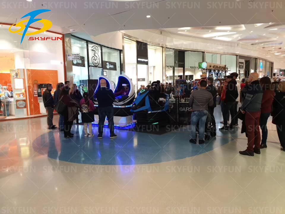 An Italian customer successfully started a business with a small cost of VR game consoles 4