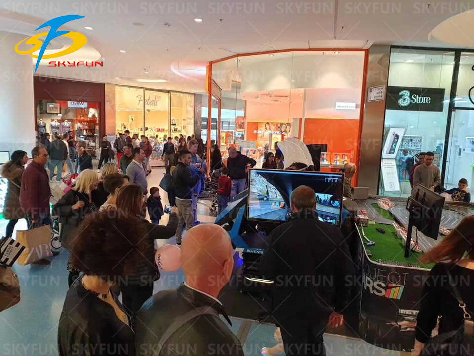 An Italian customer successfully started a business with a small cost of VR game consoles 3