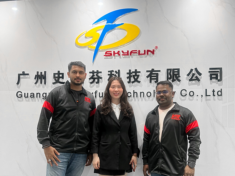 Welcome customers from Malaysia to visit and negotiate with us 1