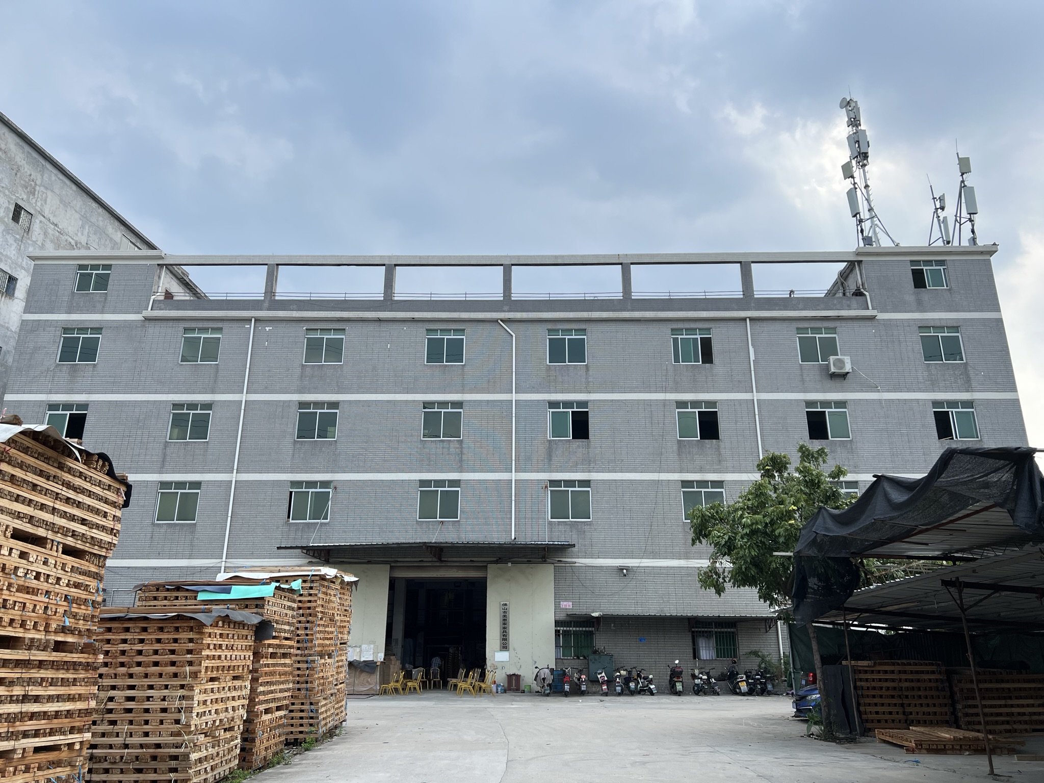 Wholesale thickened bookshelves, metal theater chairs, conference stackable interlocking auditoriums, chu| MHJ furniture 8