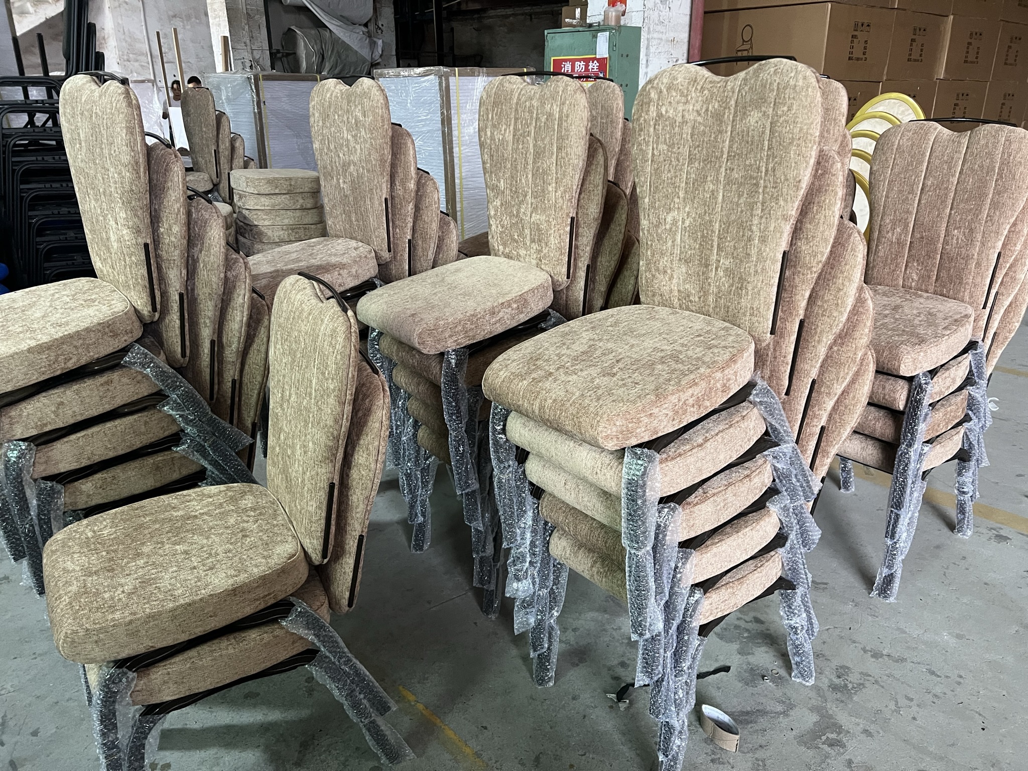 Wholesale Stackable Flexible Back Chair Metal Aluminum Modern Commercial Furniture Swing Chair High Quality 10