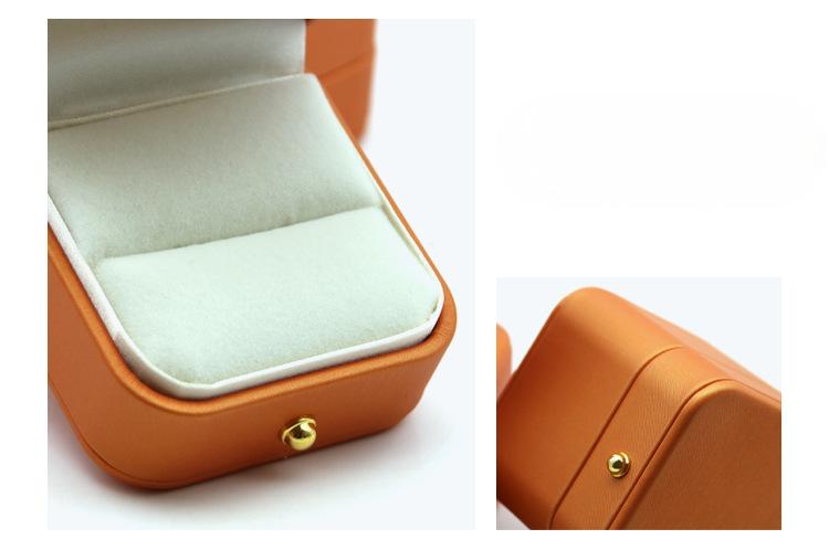 Leather Ring Box Details-2