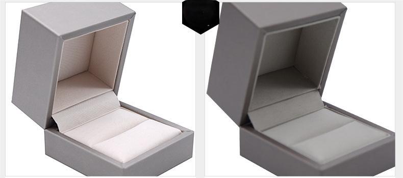 Using carefully selected high-quality imitation silk, dazzling brilliance, exquisite craftsmanship, and delicate texture, showcasing the charm of jewelry;