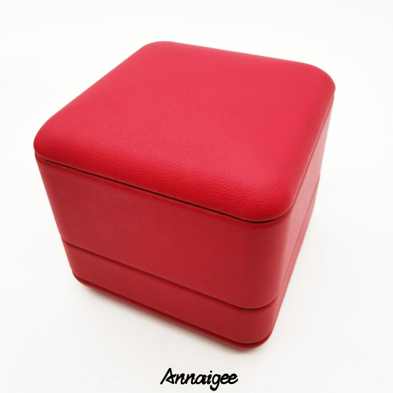  Boîte à bagues en cuir sur mesure