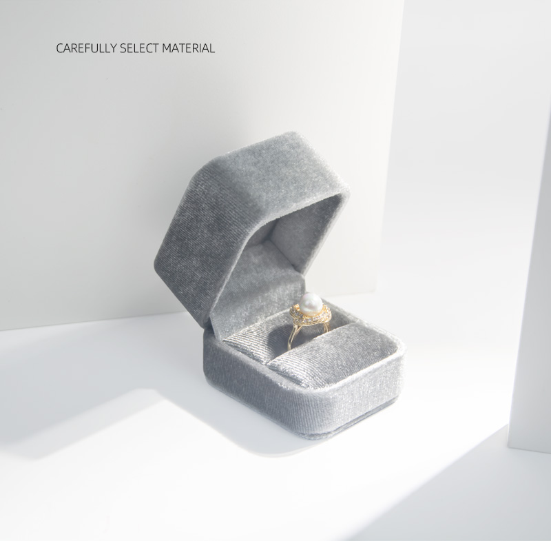 Wholesale Round Frame Grey Velvet Flannelette Jewelry Box-4