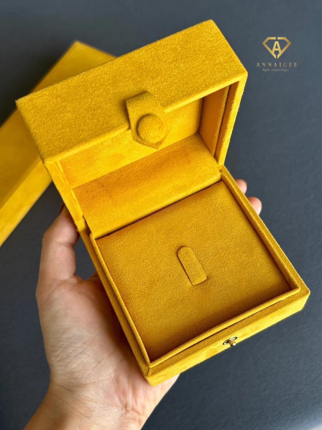 Custom Yellow Velvet Jewelry Box for Ring