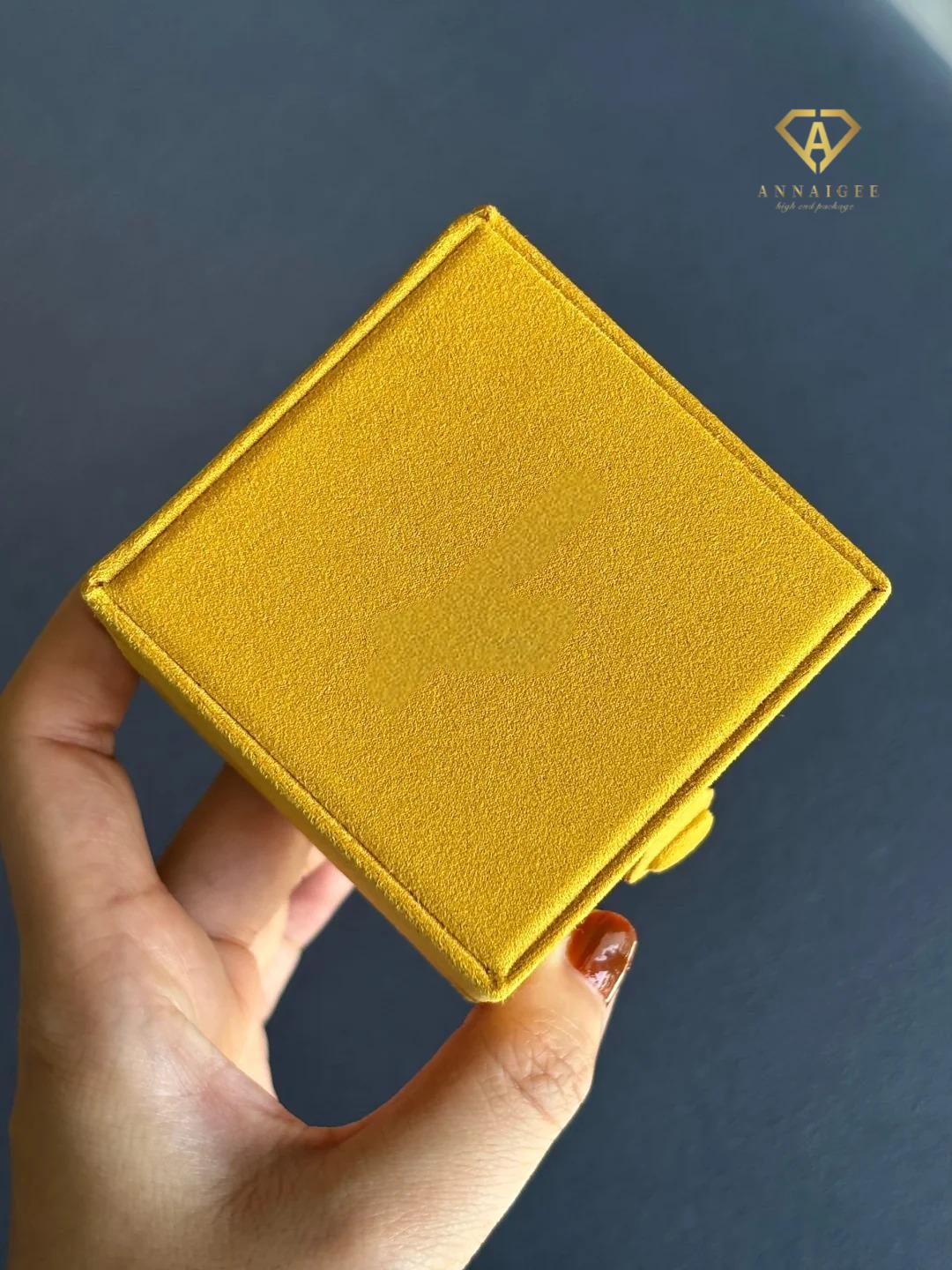 Custom Yellow Velvet Jewelry Box for Bracelet