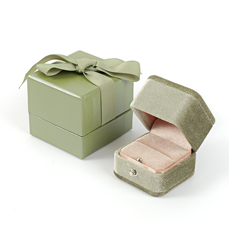 How to Design a Bespoke Jewelry Box for High-End Collections 1