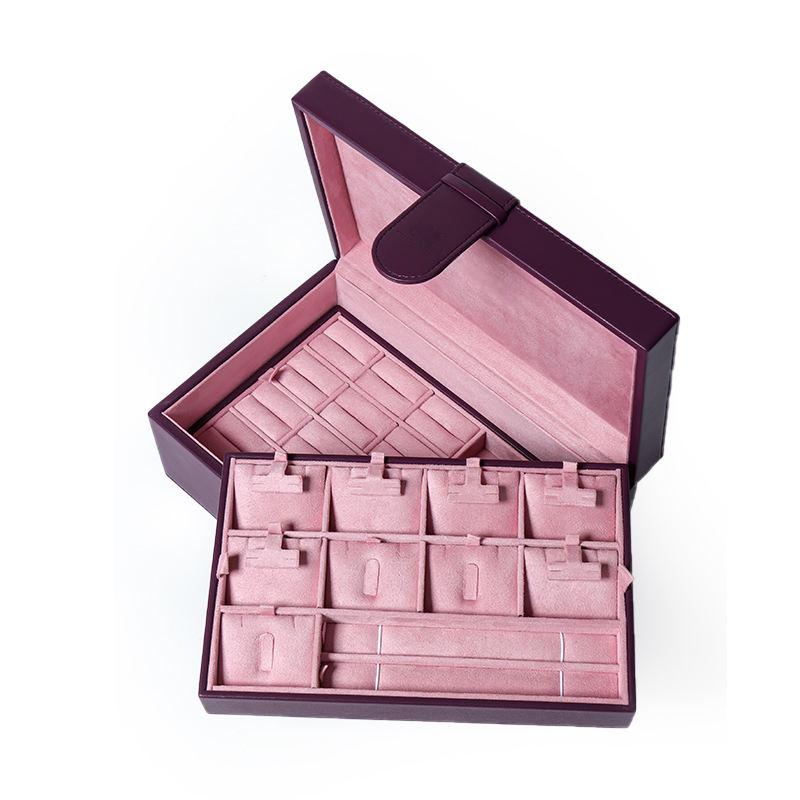  https://www.annaigeejewelrybox.com/products