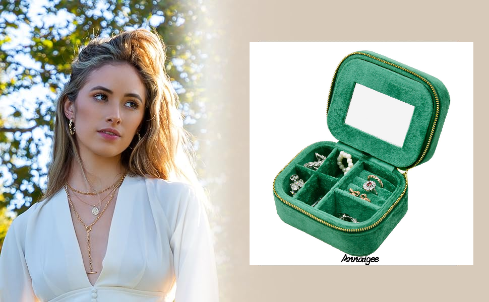 Velvet Travel Jewelry Case Details - 3