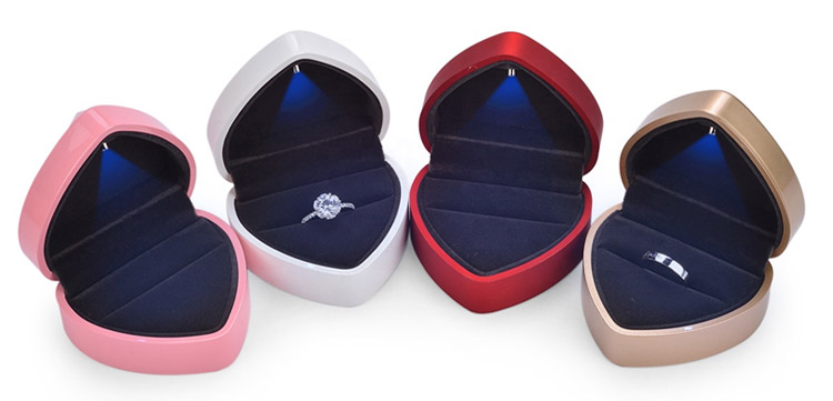 Annaigee - Proposal Engagement Wedding Velvet Heart Shaped Led Jewellery Box Ring Box LED Light Jewelry Gift Case 12