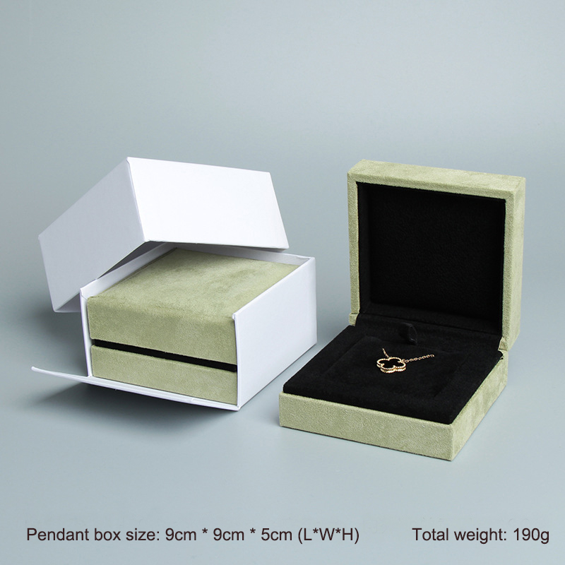 Van Cleef Style Imitation Brand Velvet Jewelry Gift Box - Annaigee 5