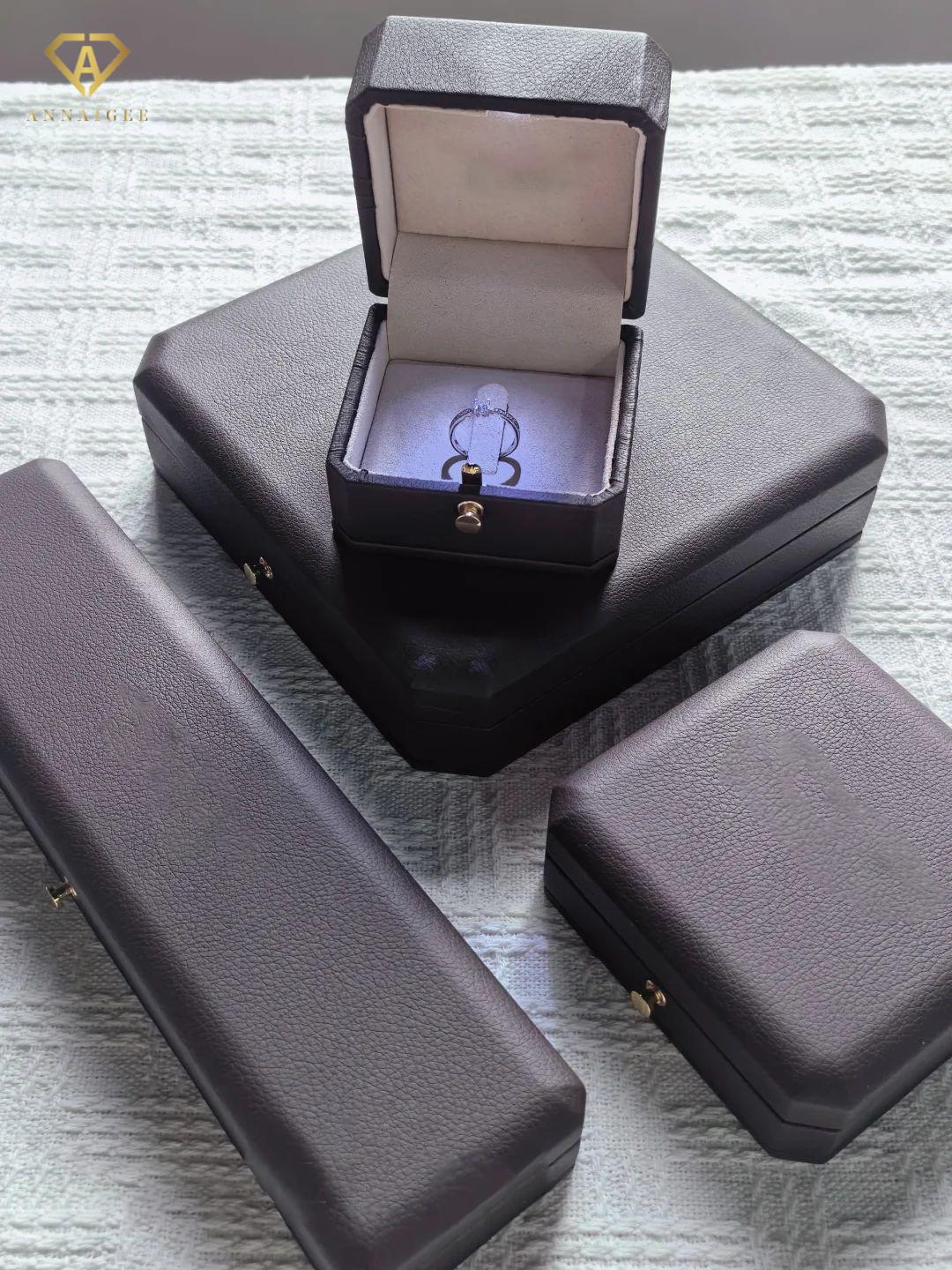 Fabricante de caixas de joias de couro personalizadas | Annaigee Premium Packaging 5