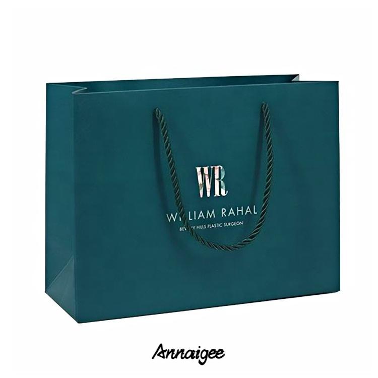 Annaigee Jewelry Packaging manufacturer proudly presents its exquisite collection of paper jewelry boxes.
