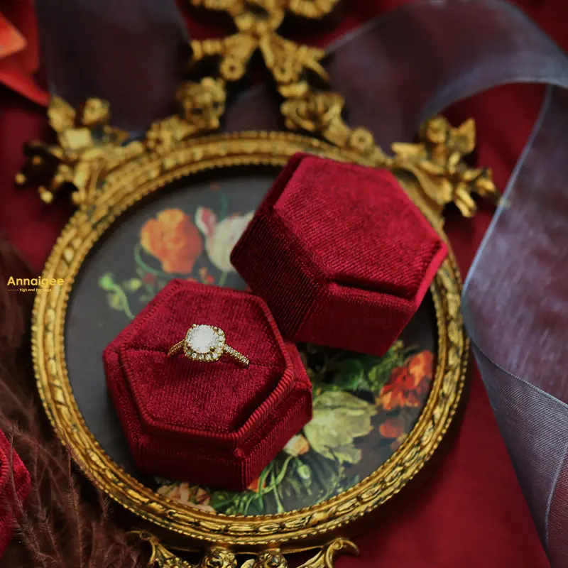 Custom green velvet ring box Supplier Manufacturer | Annaigee 1