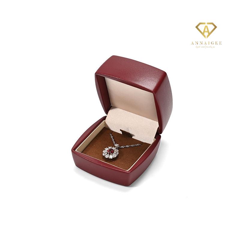 leather pendant box