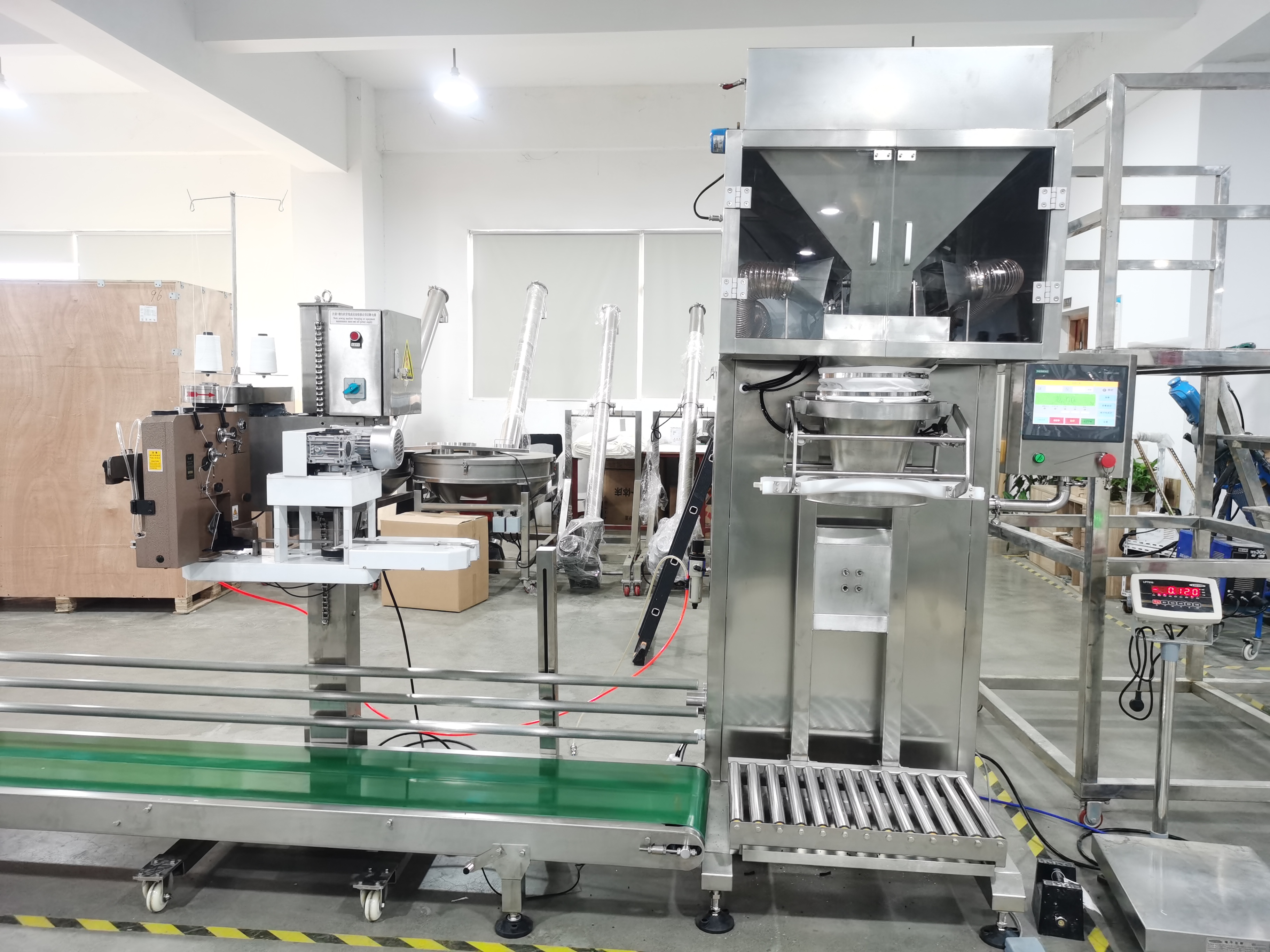 Best Quality 10-25kg granule packing machine Factory 2