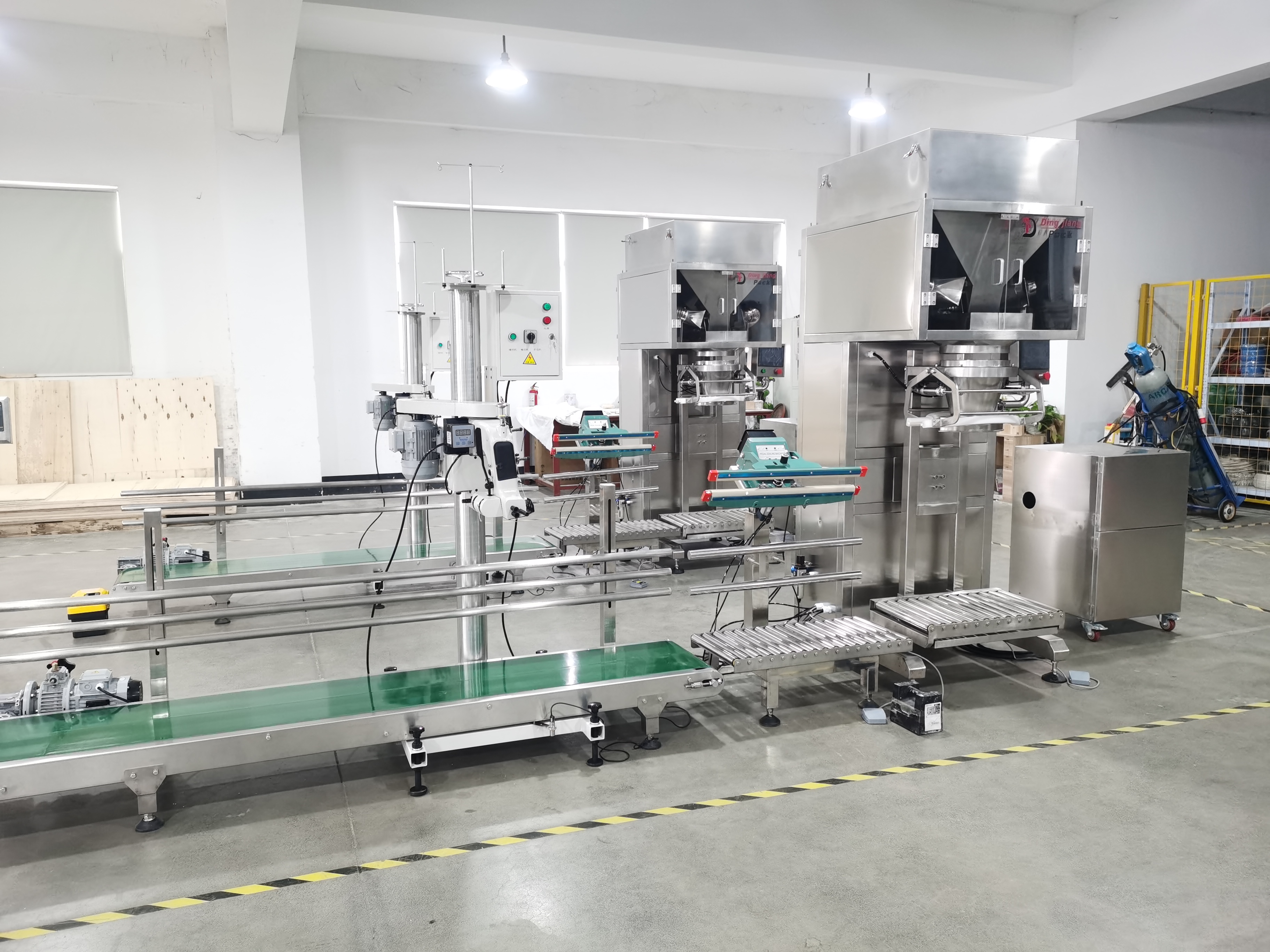 Fabricants de machines d'emballage de granulés semi-automatiques professionnelles de 25 kg 1