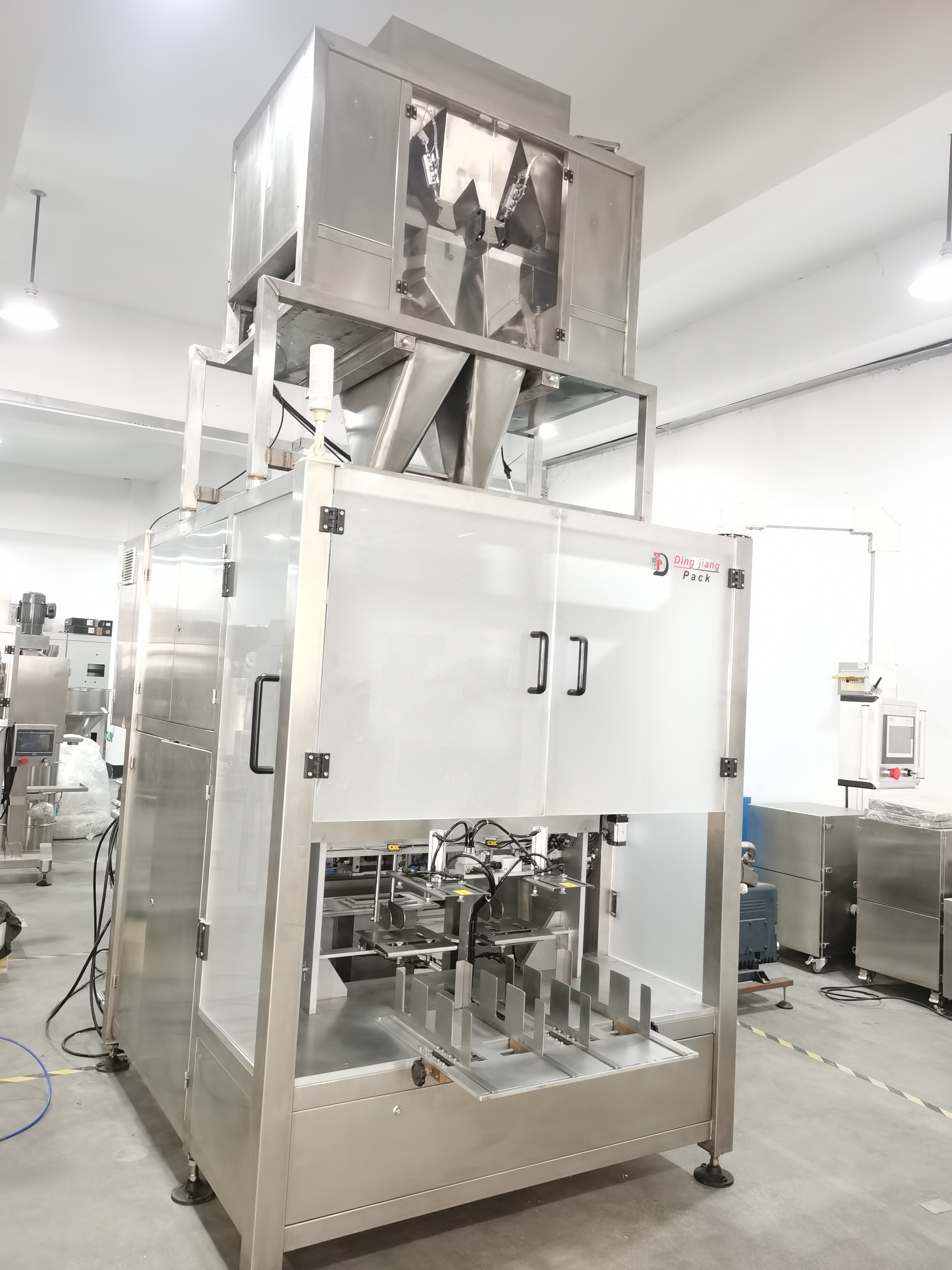  Best automatic hexahedron granule packaging machine Factory Price - Dingjiang 