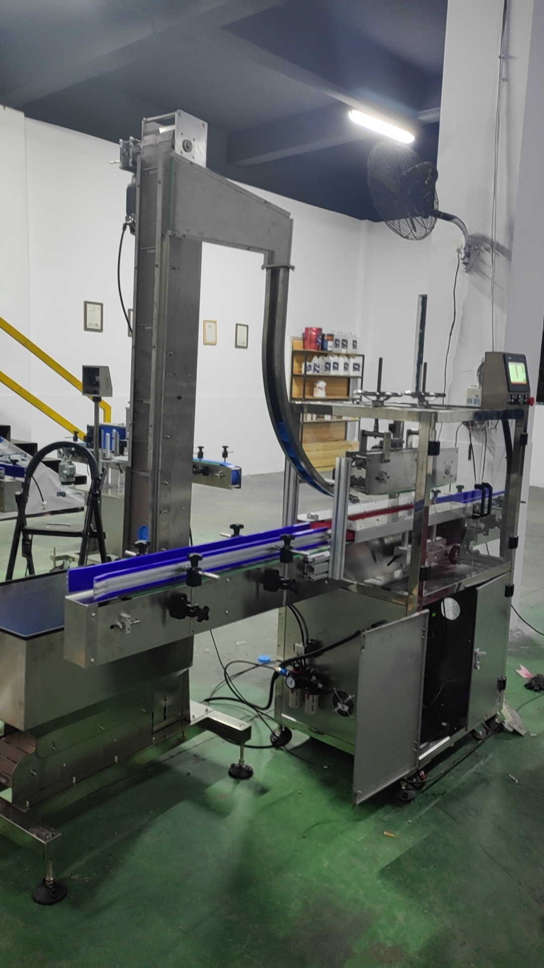 Best Automatic Capping Machine Factory Price - Dingjiang 1