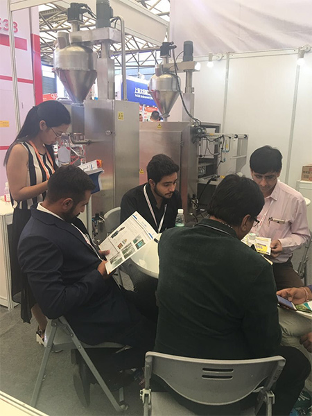 Автоматическая упаковочная машина для порошка DJ-3A200, вмещающая 50-200 г порошка. 11