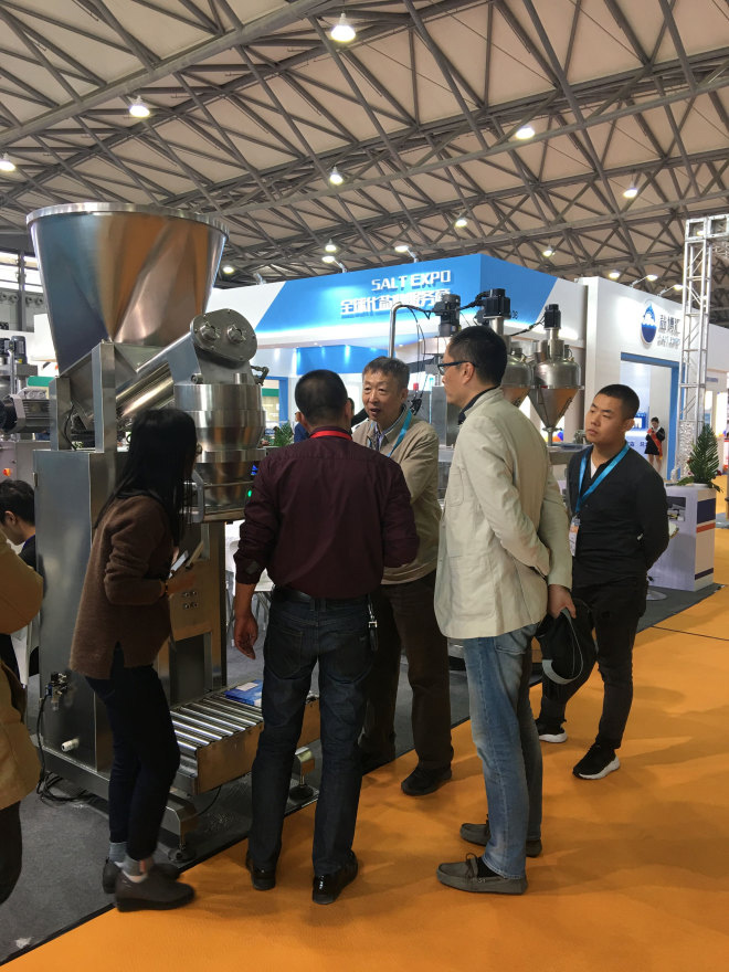 Автоматическая упаковочная машина для порошка DJ-3A200, вмещающая 50-200 г порошка. 13