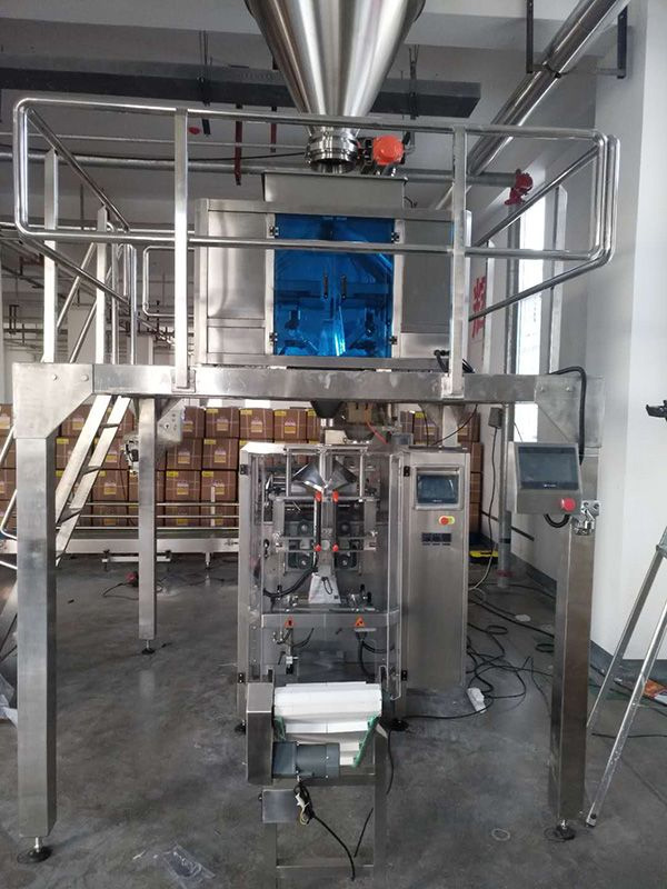 Automatic 1kg sugar rice bag packaging machine 4