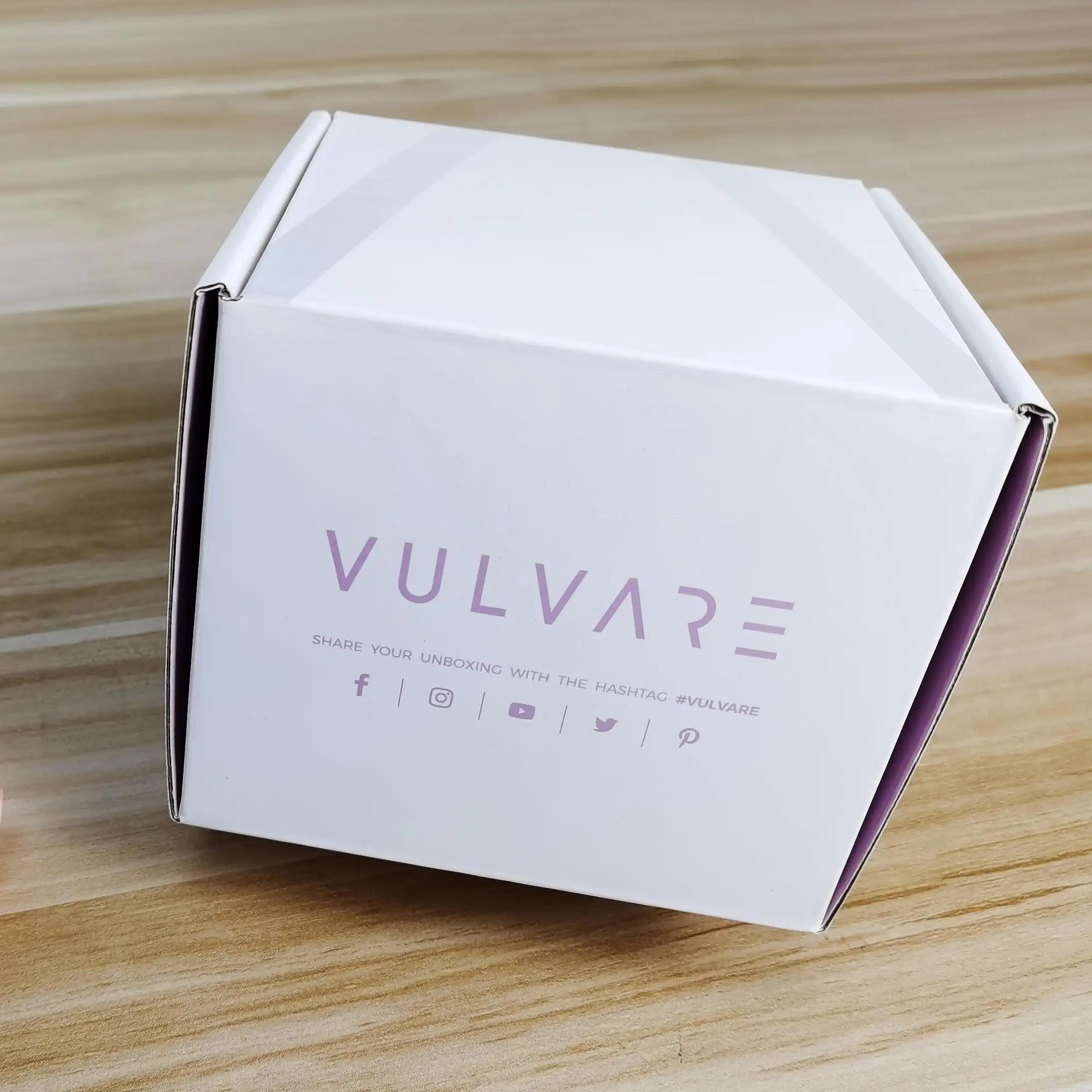 Luxury Hard Corrugated Paper Custom Logo Shipping Mailer Boxes for Cosmetics Packaging 1