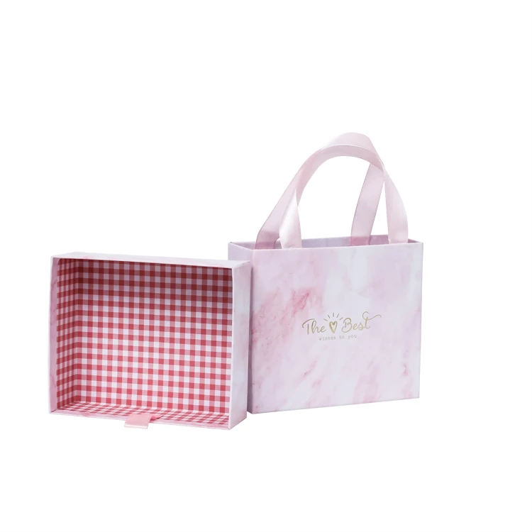 Custom gift boxes 