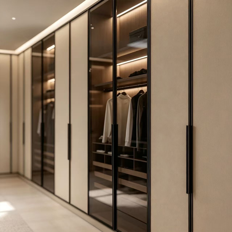Moderner Luxus-Begehbarer Kleiderschrank mit Glasvitrine YW-12 4