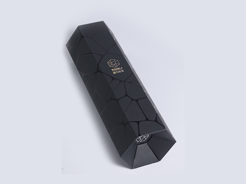 TONLI-LUX Individuell prägbare schwarze Kartonverpackung für Hangtags von Markenbekleidung in Massenproduktion 5