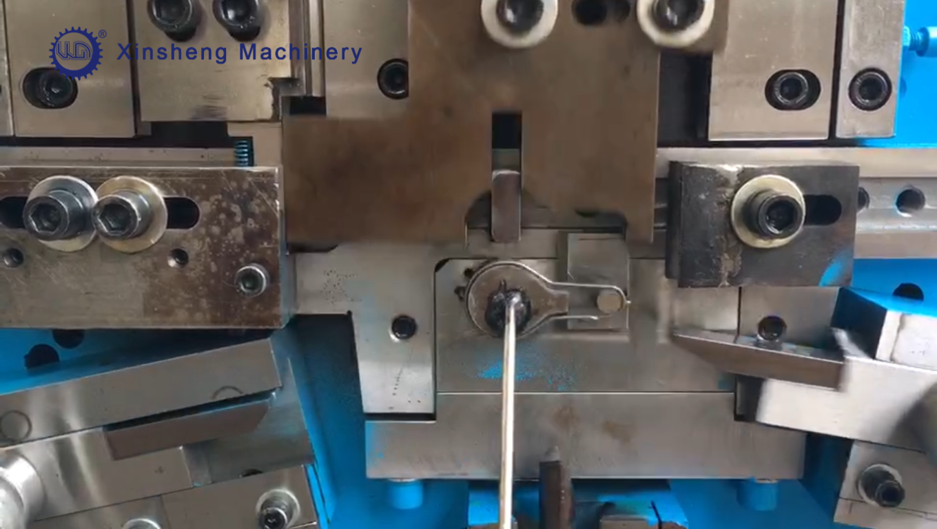 Easy-to-operate Automatic Curtain Hook Making Machine